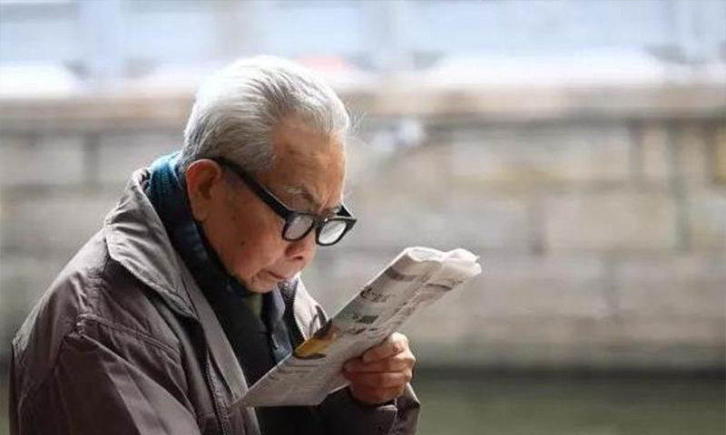 中老年人怎么配老花鏡，這3點(diǎn)很重要