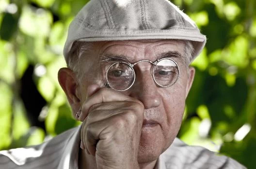 如何購買一副好的老花鏡？