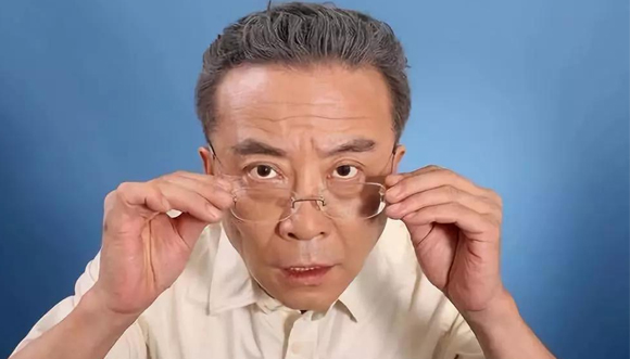 美麗島多焦鏡：傳統(tǒng)老花鏡的弊端，多焦鏡一副就解決了財(cái)務(wù)工作者的用眼煩惱