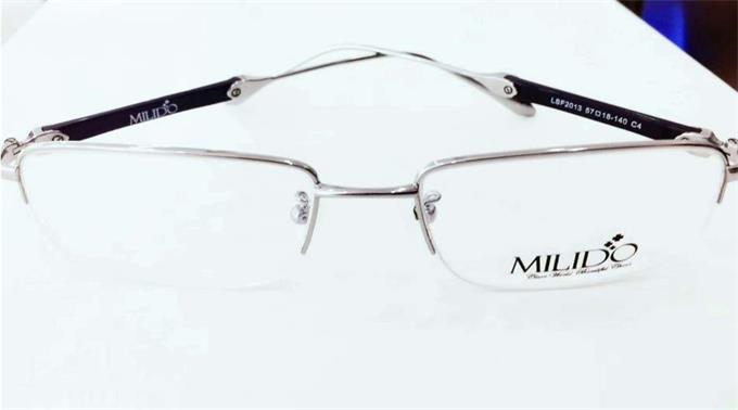 老花鏡怎么配，參照老花鏡度數(shù)對照表靠譜嗎?