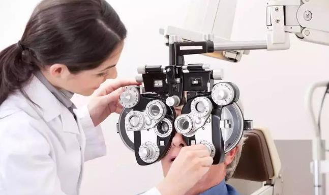 中老年人怎么配老花眼鏡才合適？