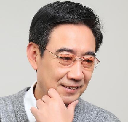 請(qǐng)問(wèn)漸進(jìn)老花鏡哪個(gè)品牌的最好?